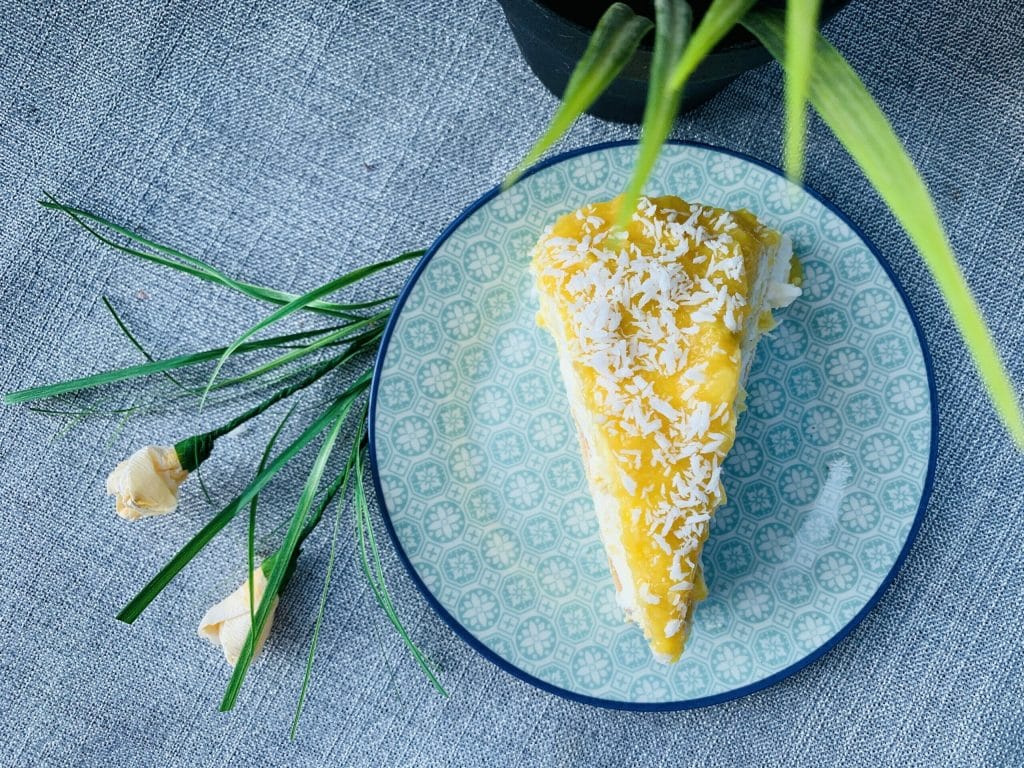 Бишкотена торта с манго
